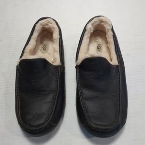 UGG Men's Size 11 Ascot Brown Leather House Slippers.